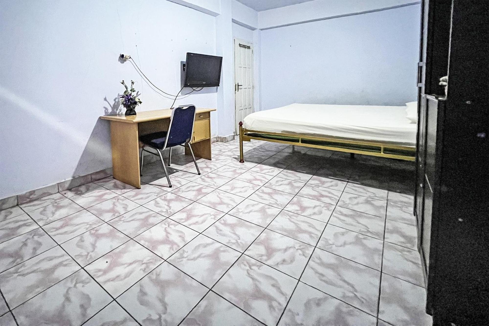 Oyo 91757 Surya Hotelneartaman Anggrek Pkk Watansoppeng Lalabata Luaran gambar