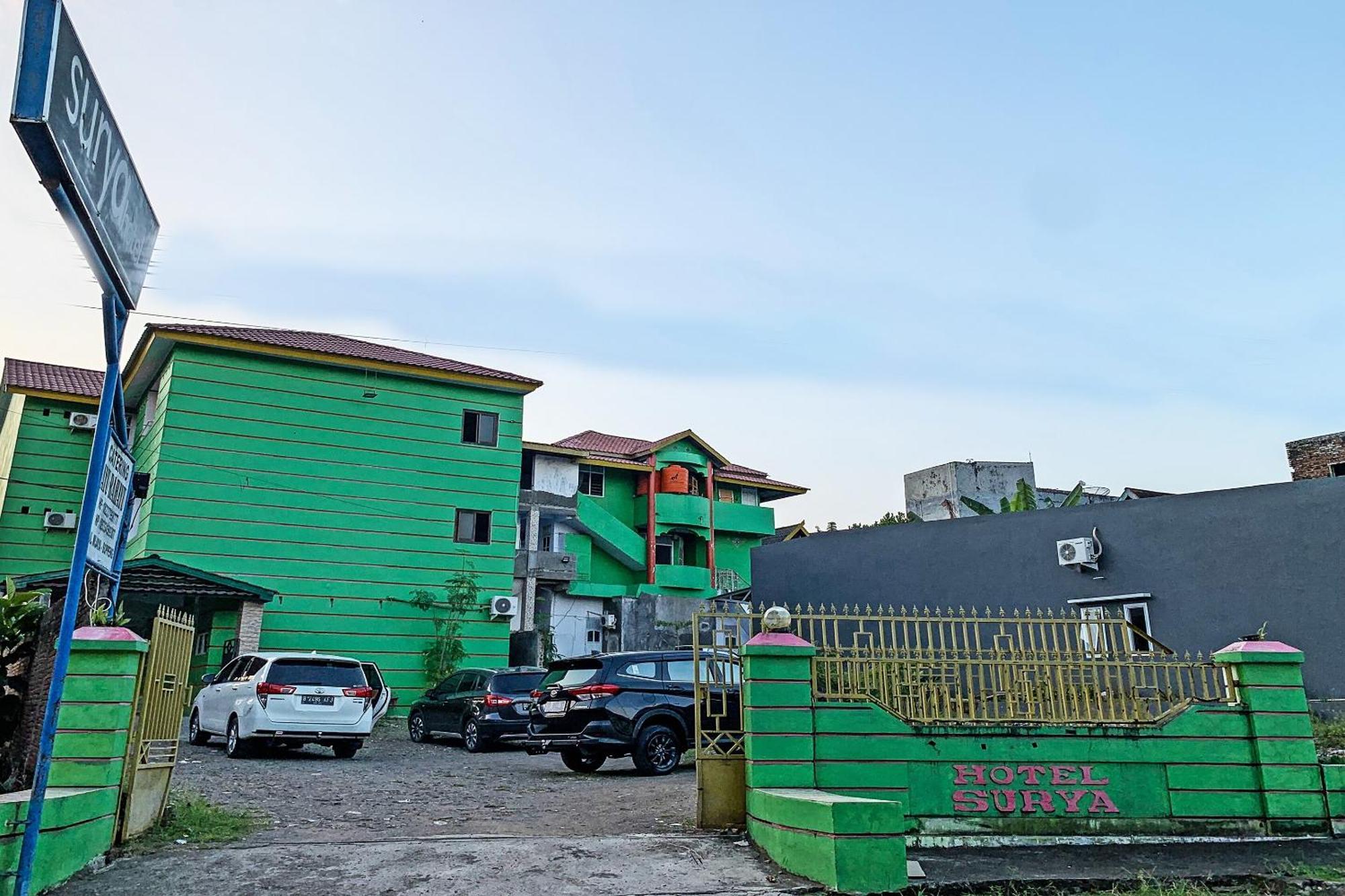 Oyo 91757 Surya Hotelneartaman Anggrek Pkk Watansoppeng Lalabata Luaran gambar