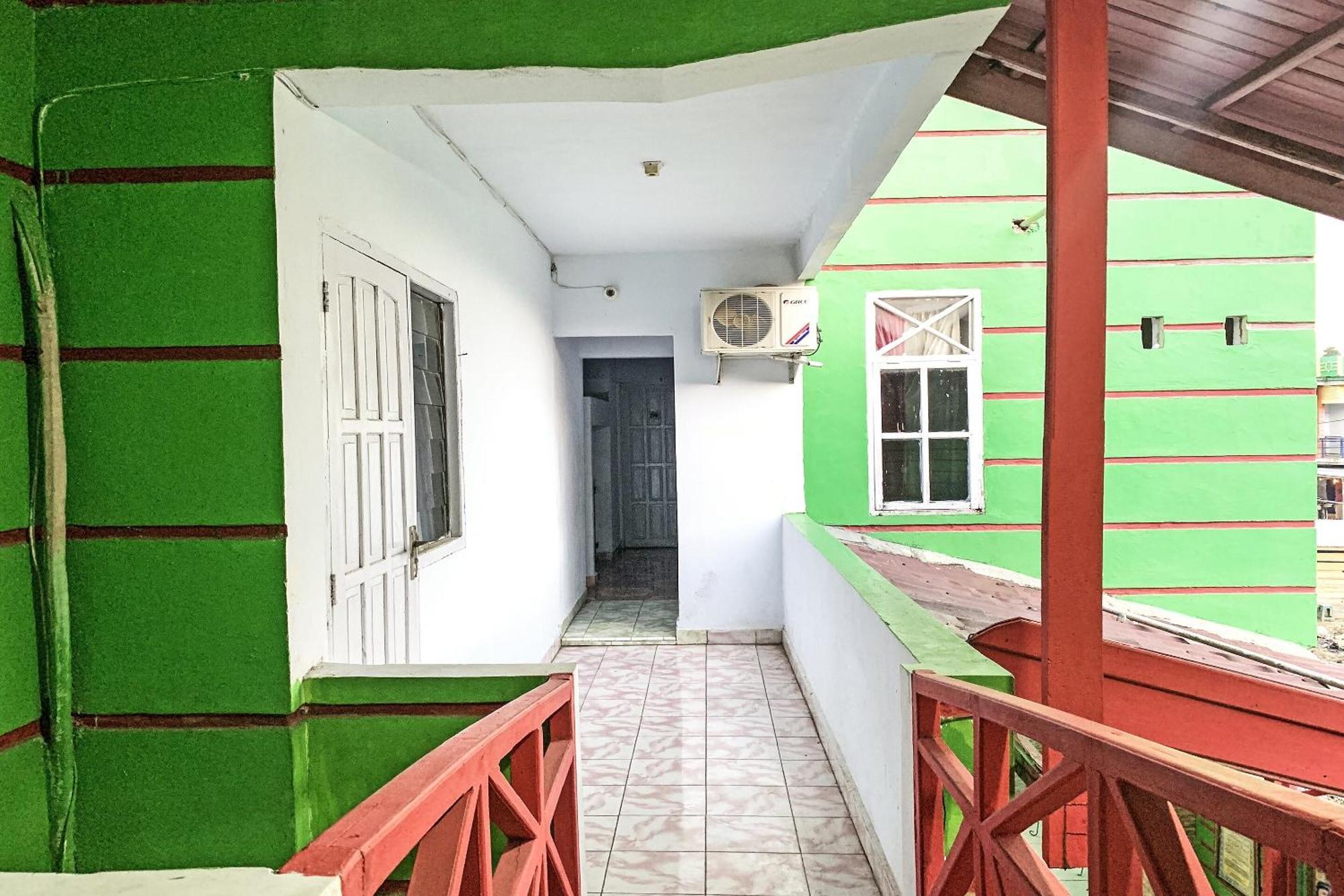 Oyo 91757 Surya Hotelneartaman Anggrek Pkk Watansoppeng Lalabata Luaran gambar