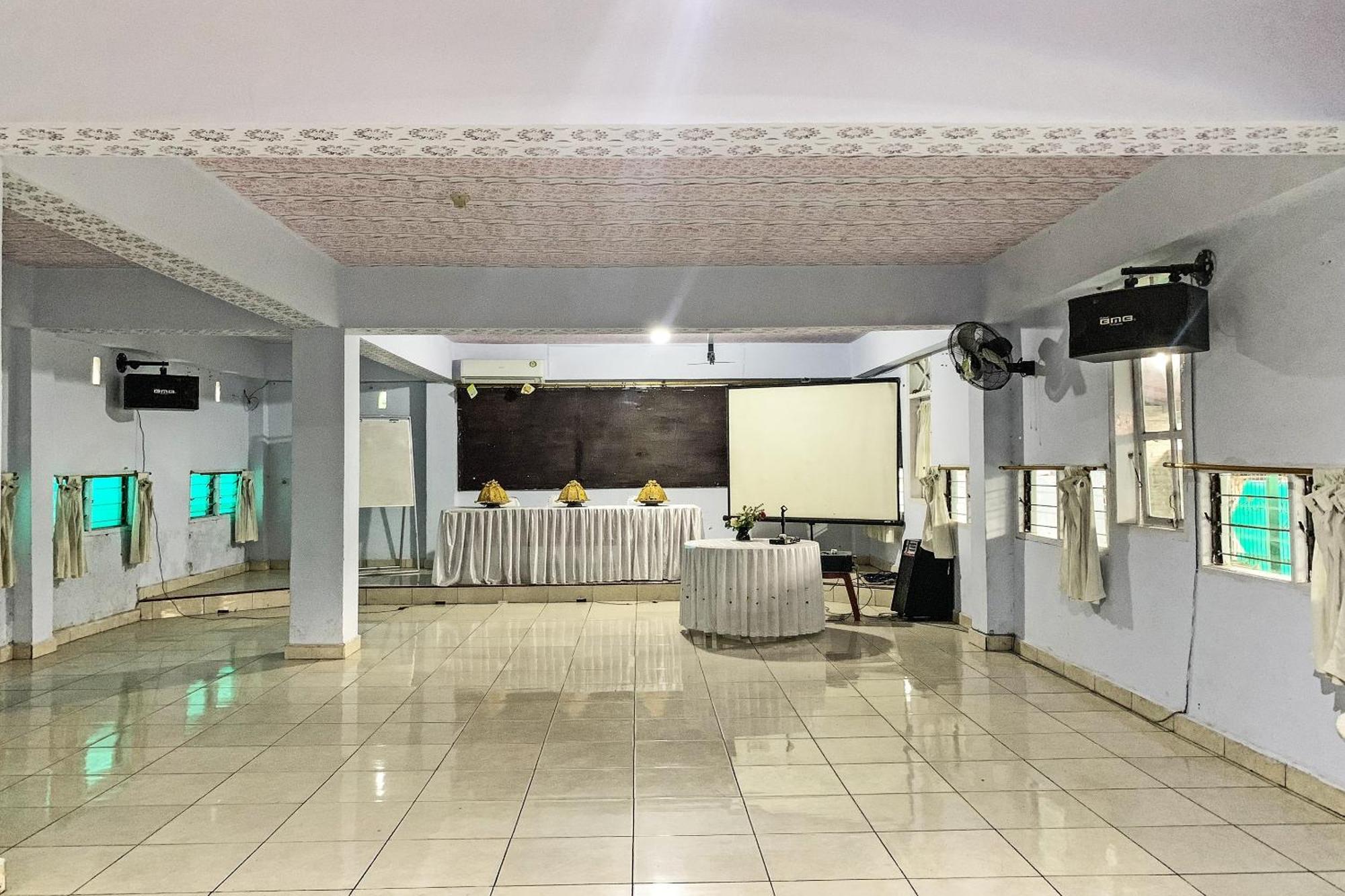 Oyo 91757 Surya Hotelneartaman Anggrek Pkk Watansoppeng Lalabata Luaran gambar