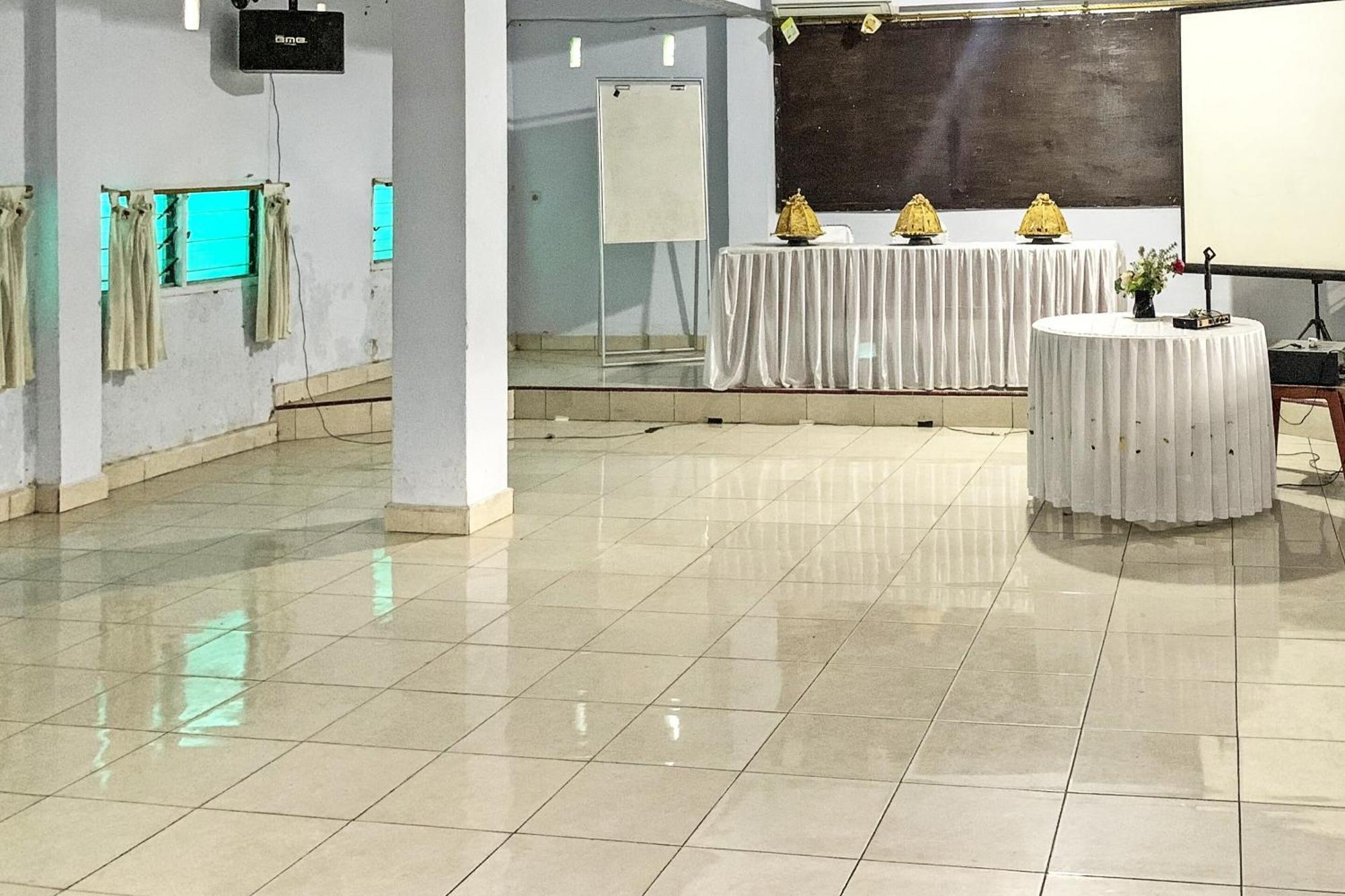 Oyo 91757 Surya Hotelneartaman Anggrek Pkk Watansoppeng Lalabata Luaran gambar