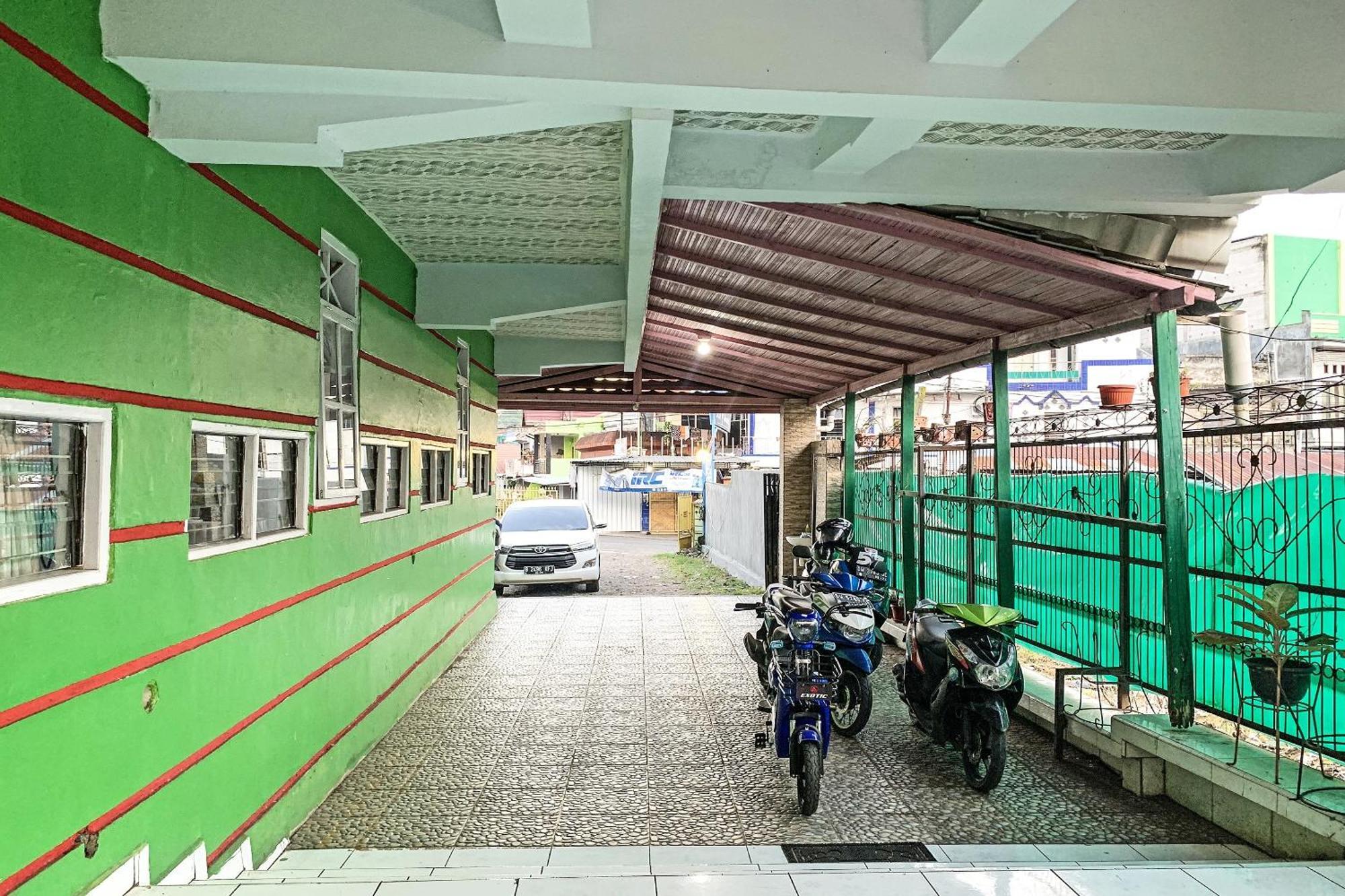 Oyo 91757 Surya Hotelneartaman Anggrek Pkk Watansoppeng Lalabata Luaran gambar