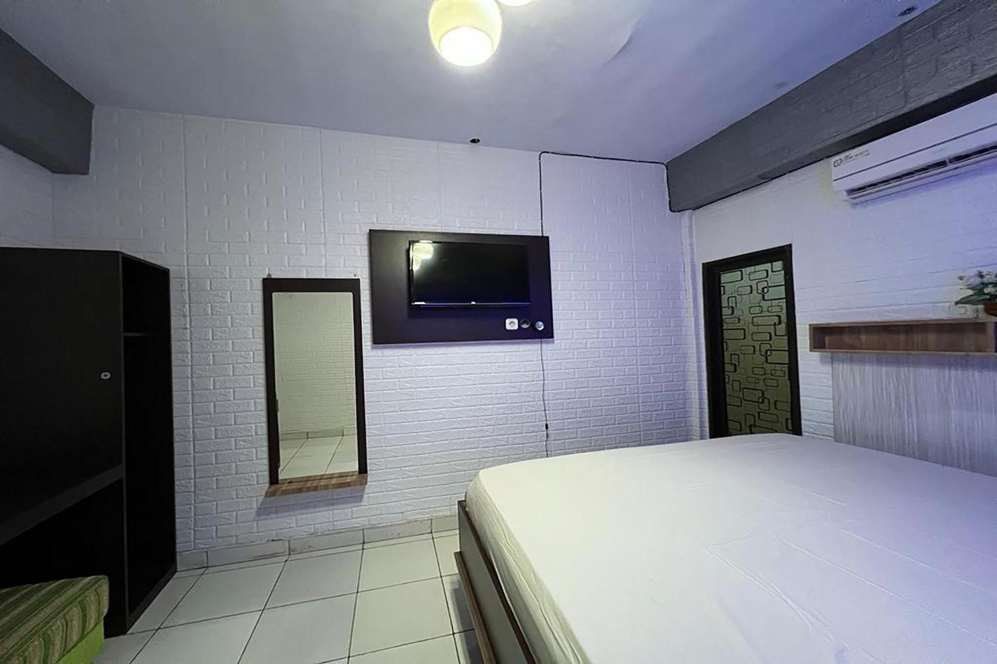 Oyo 91757 Surya Hotelneartaman Anggrek Pkk Watansoppeng Lalabata Luaran gambar