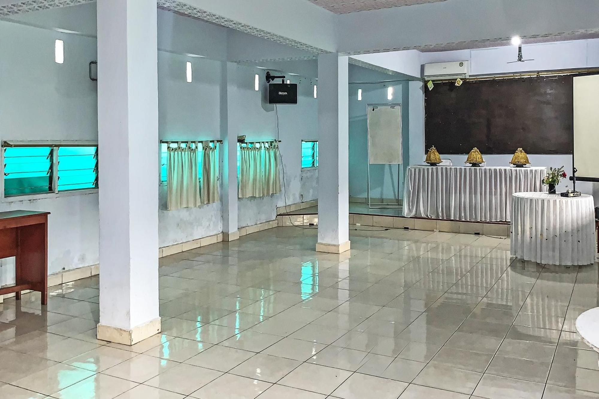 Oyo 91757 Surya Hotelneartaman Anggrek Pkk Watansoppeng Lalabata Luaran gambar